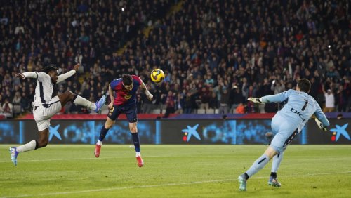 Barcelona – Osasuna 3:0: Lewandowski nickt in Van-Persie-Manier ein