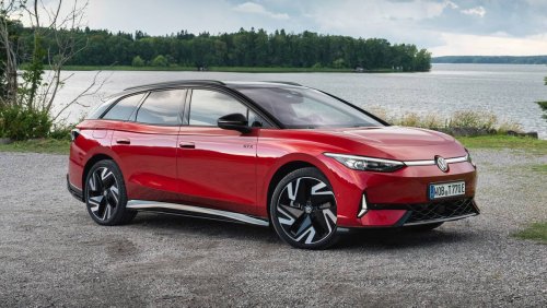 Stromer nehmen in Europa Fahrt auf: VW stösst Tesla vom Elektro-Thron
