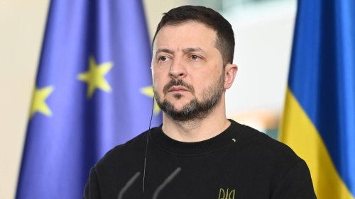 Dresscode fürs Papst-Requiem: Kommt Selenski im schwarzen Anzug?