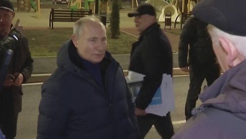«Das ist alles nur Show»: Zwischenfall bei Putin-Besuch in Mariupol