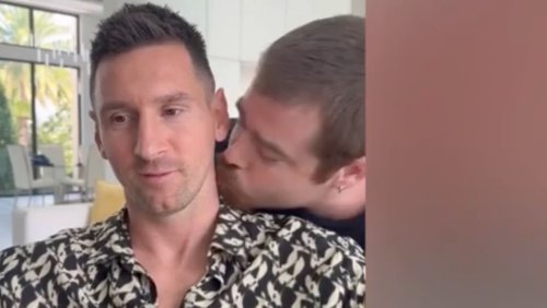 Journalist küsst ihn, will ihn anfassen und lässt ihn Getränke holen: Das bizarrste Messi-Interview, das es je gab?