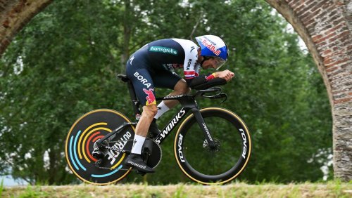 Hoole gewinnt Zeitfahren: Topfavorit Roglic macht Zeit auf Leader Del Toro gut