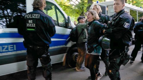 Bei Demo zum Weltkindertag: Polizei nimmt deutsche Abgeordnete fest – und entschuldigt sich