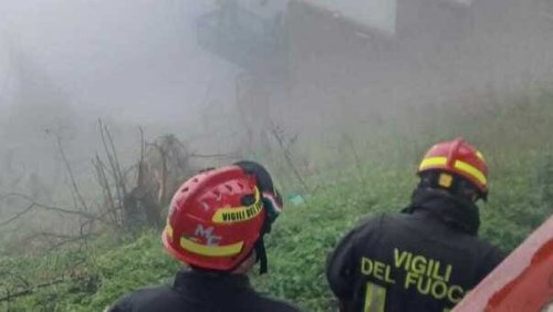 Accident près de Naples: Au moins trois morts dans la chute d'une cabine de téléphérique en Italie