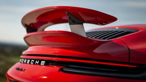 Irrer Gerichtsfall: Frau muss mit Porsche statt BMW in die Ferien – und reicht Klage ein