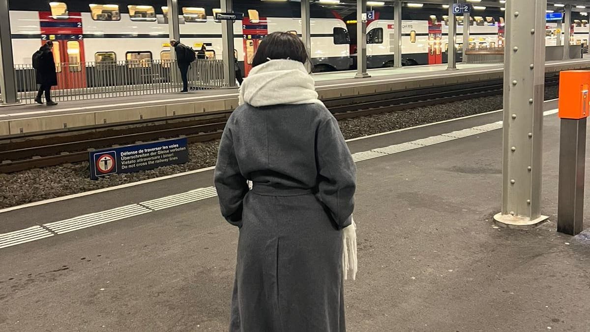 Lausanne: SBB-Kontrolleur büsst Frau, weil Freund kein Billett hat
