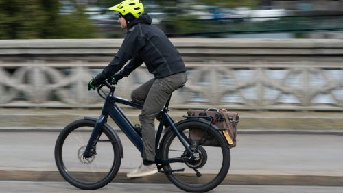 Mann verfolgt Dieb (22) und erobert E-Bike zurück