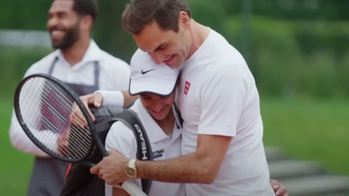 Versprechen nach fünf Jahren eingelöst: Federer überrascht Bub mit rührender Aktion