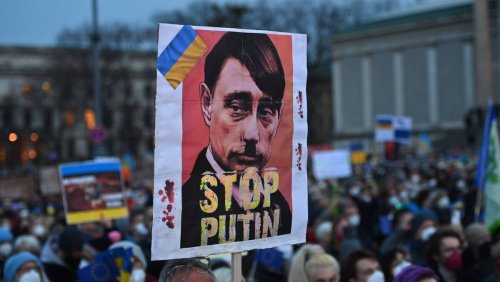 Ukrainerin hetzte auf Facebook: Frau von FDP-Politiker wegen Russen-Beleidigung verurteilt