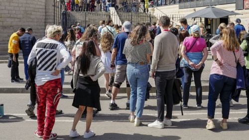 Tourismussteuer steigt ab April: Reisende sollen Einwohnern von Barcelona Wärmepumpen bezahlen