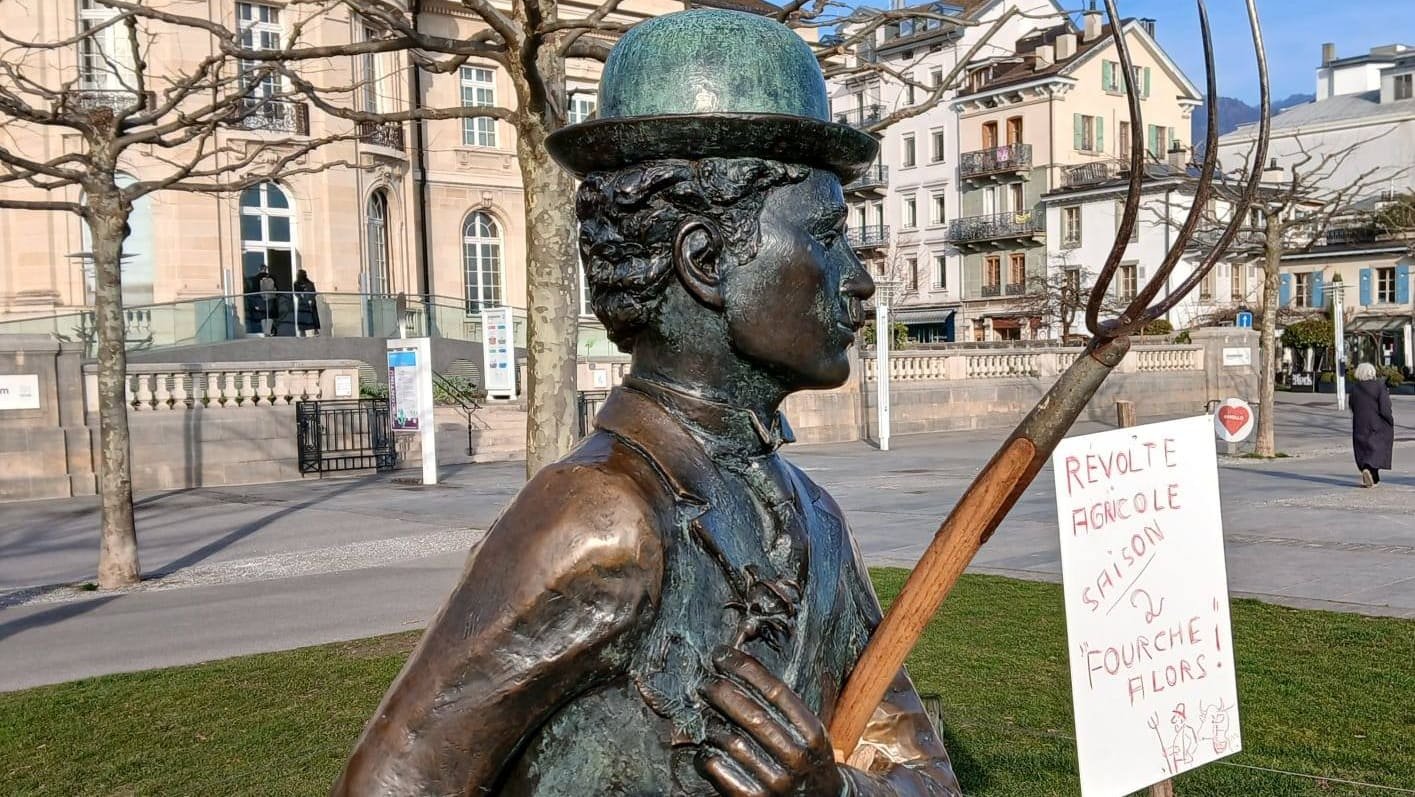 Toujours en colère, les paysans vaudois font leur retour en fourche
