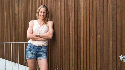 Zu Besuch bei Triathlon-Superstar Daniela Ryf: Die Ironwoman zeigt ihr Holzhaus