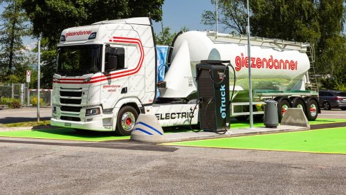 An der A1 in Kölliken: Öl-Gigant Socar eröffnet erste LKW-Schnellladestation