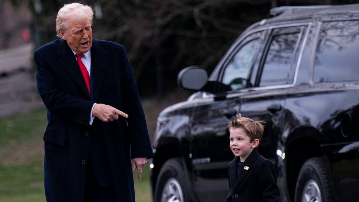 Gemeinsam zum Helikopter: Hier wird Trump zum Babysitter von Musk Junior
