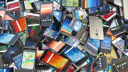 Schweizer horten Elektroschrott: 3 Millionen ungenutzte Smartphones in den Haushalten