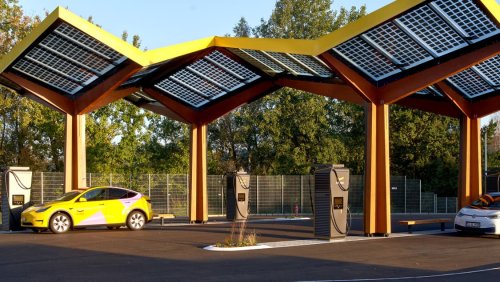 Rasante Entwicklung bei Ladestationen und E-Autos: Hat die Schweiz ein Lade-Problem?