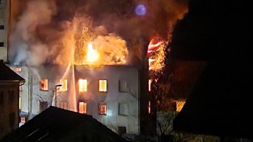 Feuerwehr im Einsatz: Brand bei alter Mühle in Steinmaur ZH