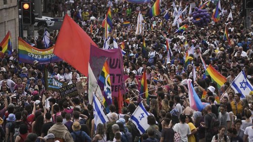 Défilé sous haute surveillance: Des dizaines de milliers d'Israéliens à la marche des fiertés