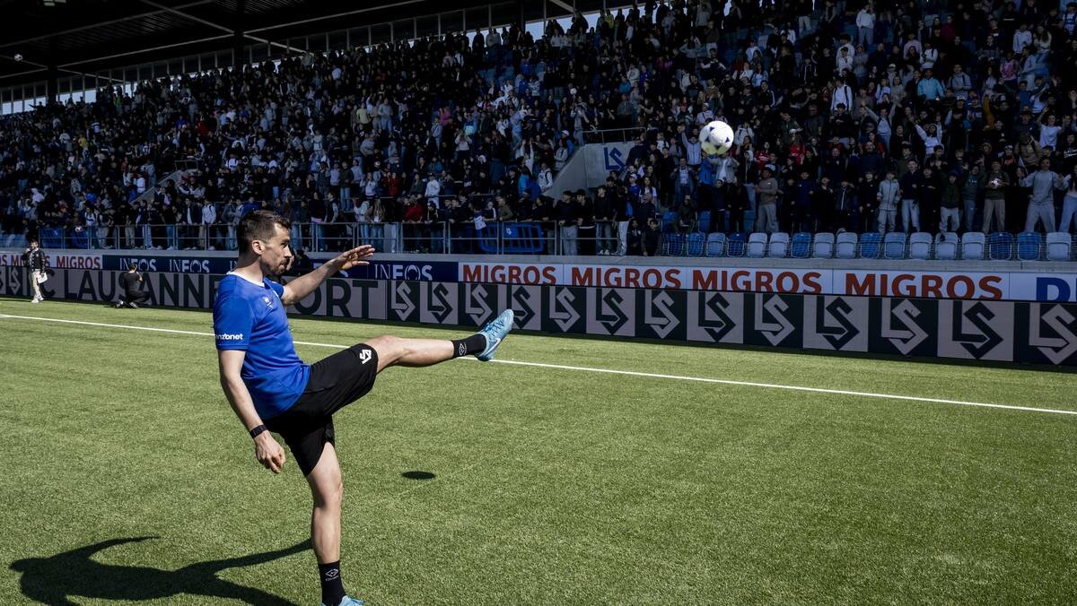 Journée organisée pour eux: 2500 élèves vaudois sont venus encourager le LS à l'entraînement
