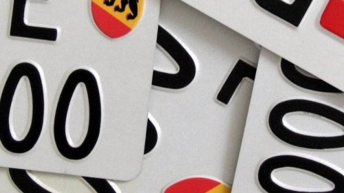 Pilotversuch erfolgreich: Kanton Bern produziert Kontrollschilder künftig in Justizvollzugsanstalt