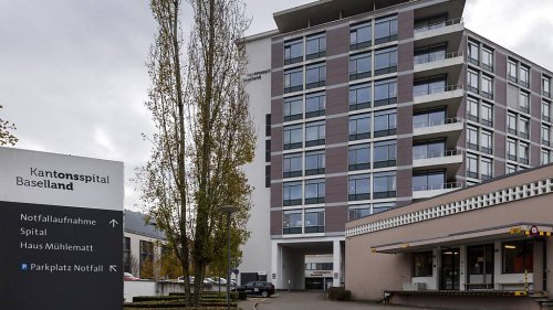 Polizei nimmt ihn fest: Mann verschanzt sich in Zimmer des Basler Kantonsspitals