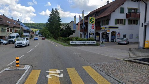Kapo Aargau alarmiert: Vier Fussgänger in einer Woche angefahren