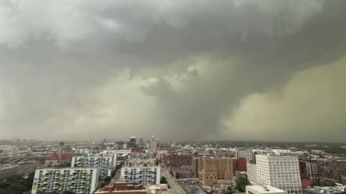 Un chiffre qui devrait s'alourdir: Des tornades font au moins 20 morts dans le centre des Etats-Unis