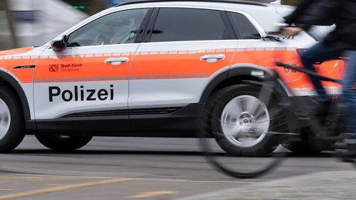 Bei Hausdurchsuchung: Mann stürzt sich von Balkon in Zürich – schwer verletzt