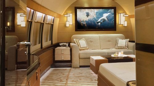 Il a accepté le cadeau du Qatar: Une entreprise suisse a transformé le nouvel Air Force One de Trump