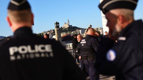 «Rendu de lui-même»: Le suspect du meurtre dans une mosquée en France s'est rendu à la police en Italie