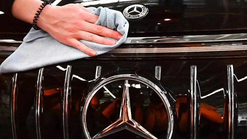La crise de l'automobile s'aggrave: Mercedes offre jusqu'à 500'000 euros à ses collaborateurs qui démissionnent