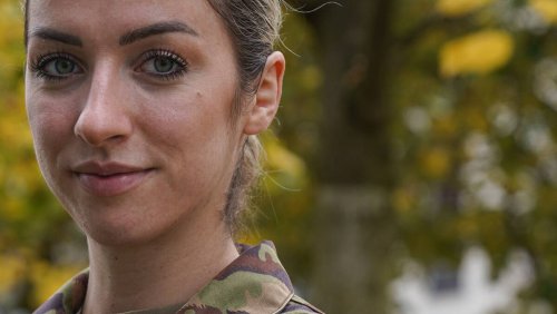 Junge Miliitär-Frau hat genug vom Bashing: «Die Armee ist in einem beschissenem Zustand, weil das so gewollt ist»