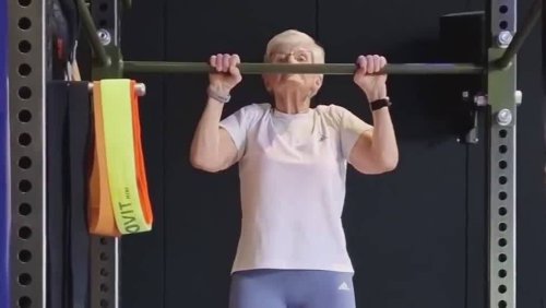 Klimmzüge mit 83 Jahren: Seniorin erobert Fitness-Influencer-Szene
