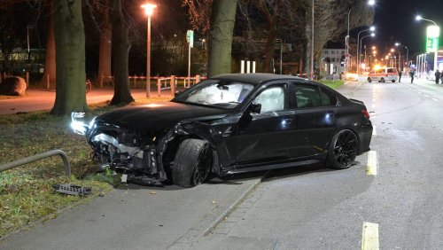 Verdacht auf Raserdelikt: Italiener (18) donnert mit 500-PS-BMW gegen Baum in Zürich