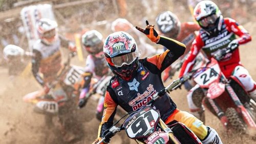 Denkwürdige Aktion vor Heim-GP in Frauenfeld: Schweizer MXGP-Star sorgt für Motocross-Foto des Jahres