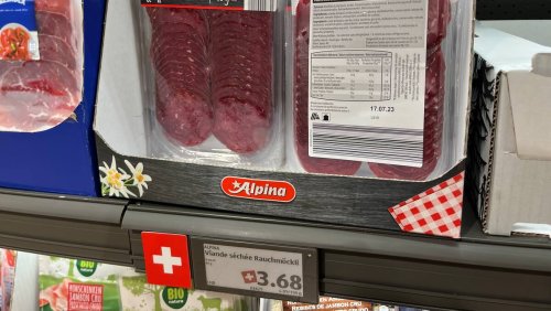 «Fehler» bei der Kennzeichnung: Aldi verkauft deutsches Fleisch unter Schweizer Flagge