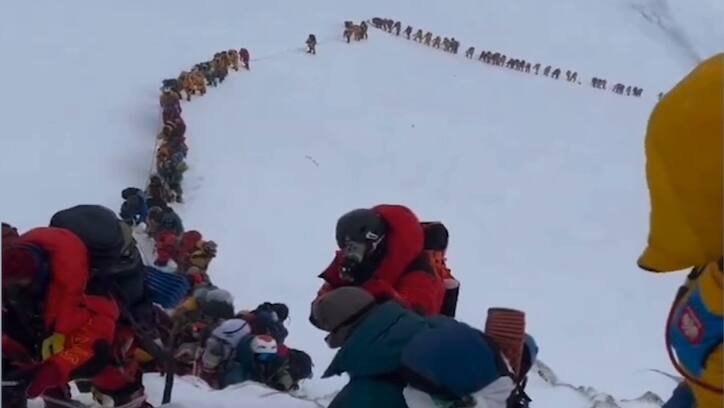 Video zeigt riesigen Stau am Mount Everest