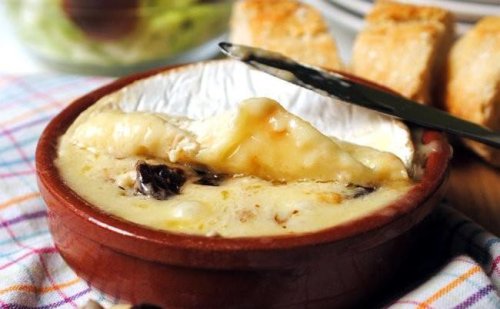 Queso Camembert relleno de frutos secos: receta fácil y rápida para amantes del queso
