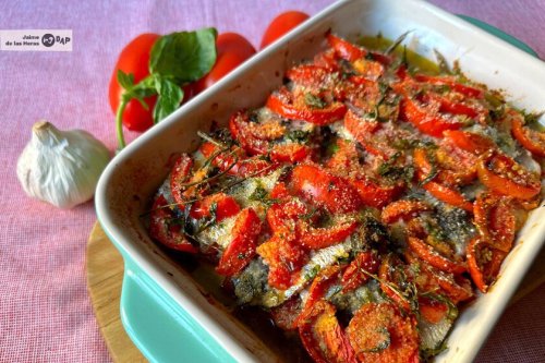 Sardinas a la pizzaiola, receta italiana de pescado al horno con tomate y orégano
