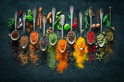 Cómo usar en cocina las ocho mezclas de especias más importantes de la gastronomía (como el curry, la harissa o el ras el hanout)