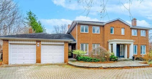 This Five-bedroom Toronto Mansion Is For Sale At Just $1 But There's A ...