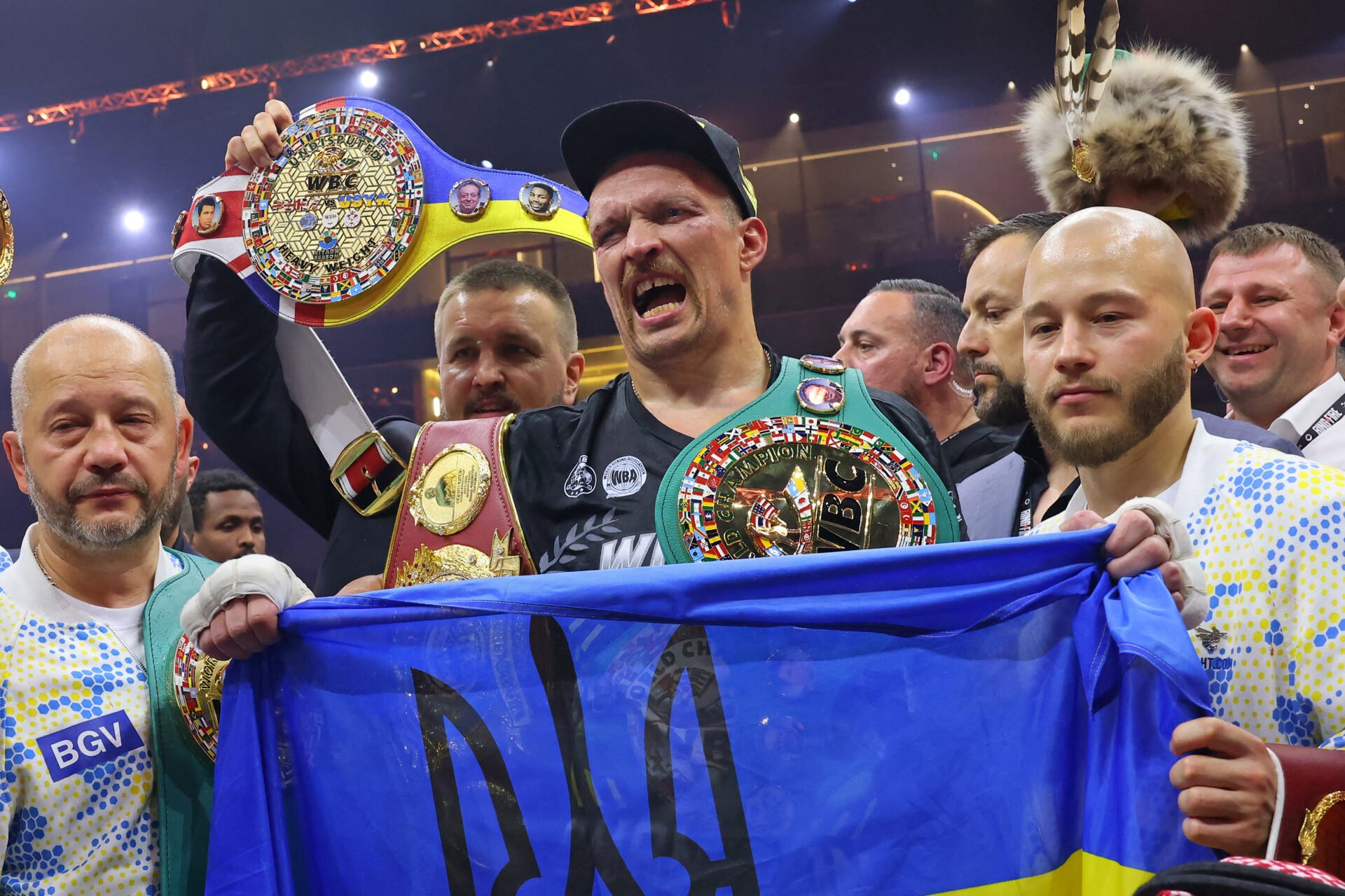 Oleksandr Usyk to be stripped of world heavyweight title - cover