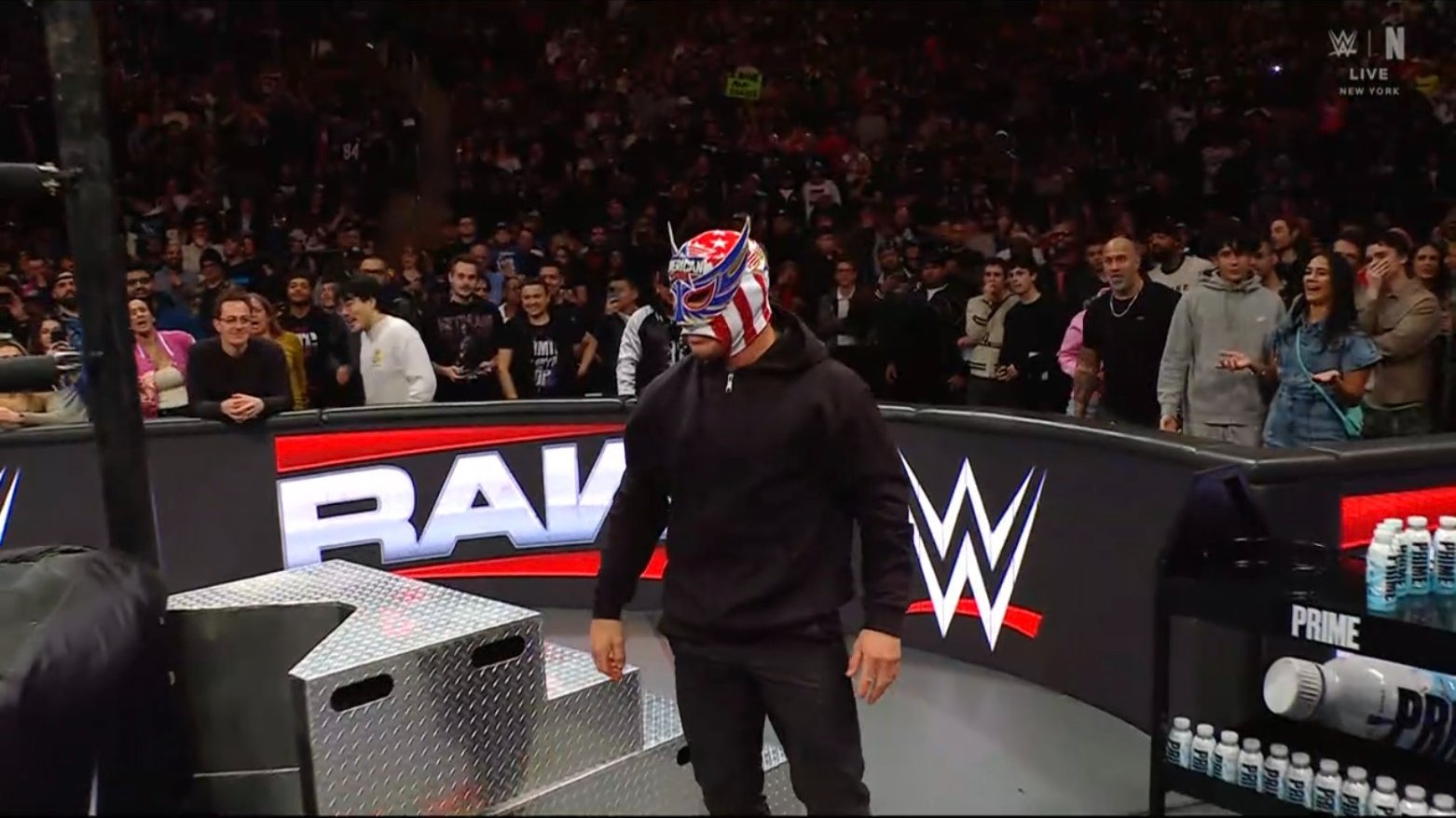 'He's here'... Viewers 'shocked to see' new masked Luchador on WWE RAW