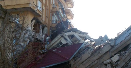 Barcelona'da Türkiye gündemi: Baz istasyonları için binalar yeteri kadar araştırılmadı