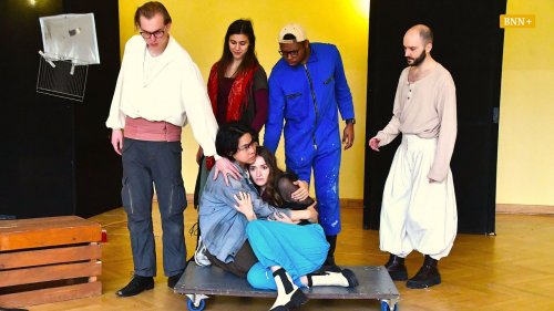 Schlossfestspiele Ettlingen: Oper„La Bohème“ spielt in düsterer Zukunft