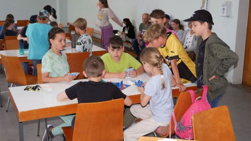 Zu Teamwork gehört bei spannendem Spiel in Hochstetten auch Glück