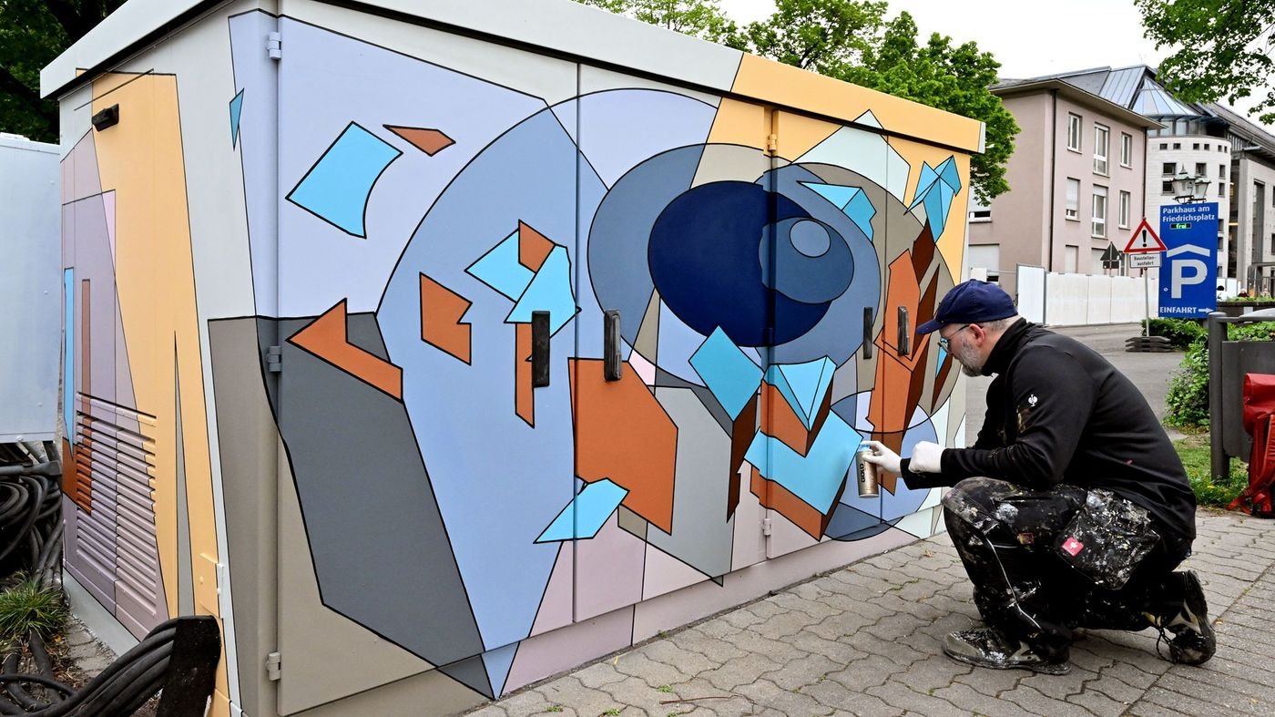 Street-Art-Künstler gestalten Verteilerkästen in Karlsruhe
