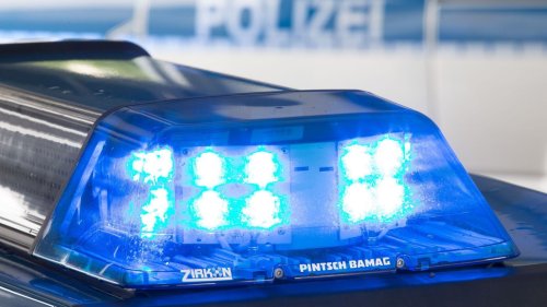 Mann schießt mit Schreckschusswaffe auf Supermarktkunden