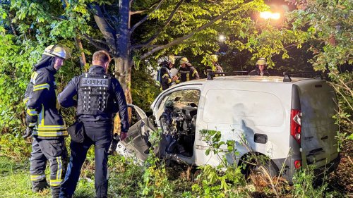 Auto-Fahrer nach Unfall bei Eggenstein-Leopoldshafen schwer verletzt