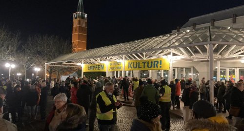 Corona-Demos in Pforzheim: Warum die Menschenkette keine Gegendemonstration sein soll